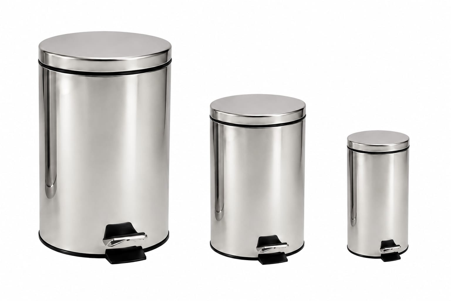Lixeiras de aço inox com pedal em três tamanhos